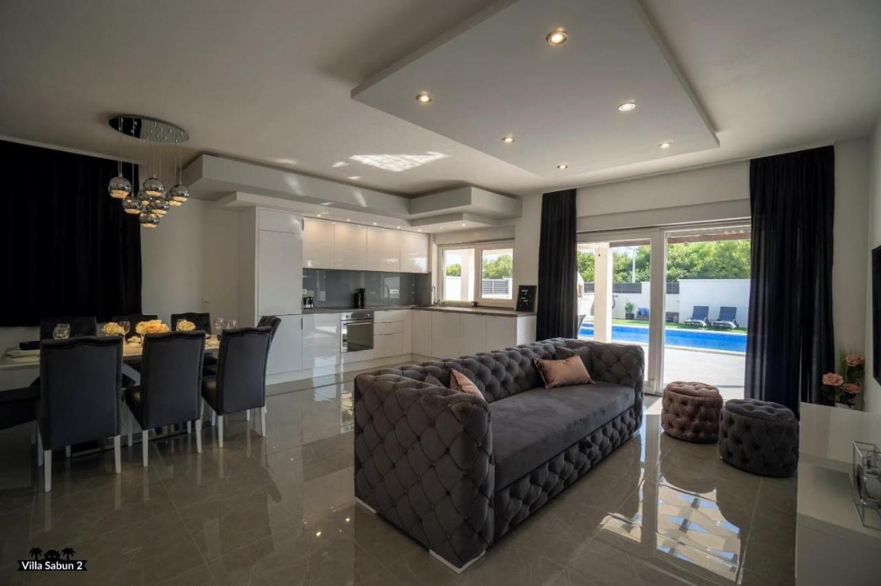 Villas Sabun - Modern House With Heated Pool Privlaka  Exterior foto