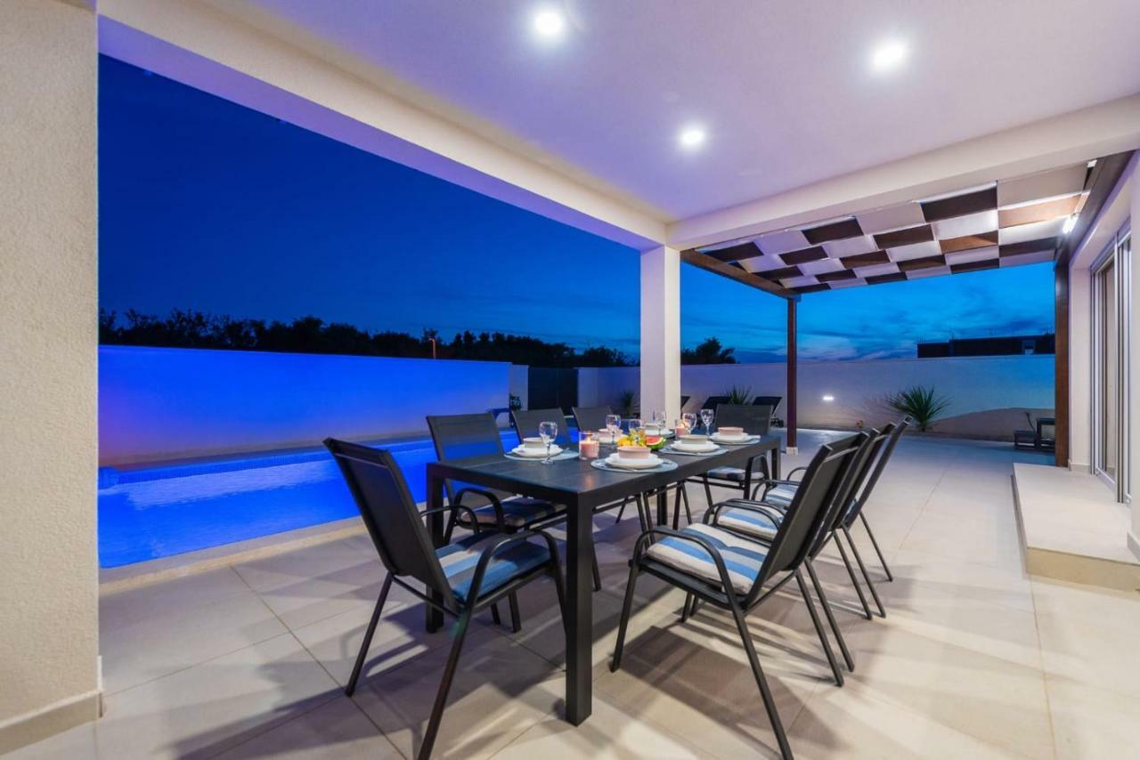 Villas Sabun - Modern House With Heated Pool Privlaka  Exterior foto