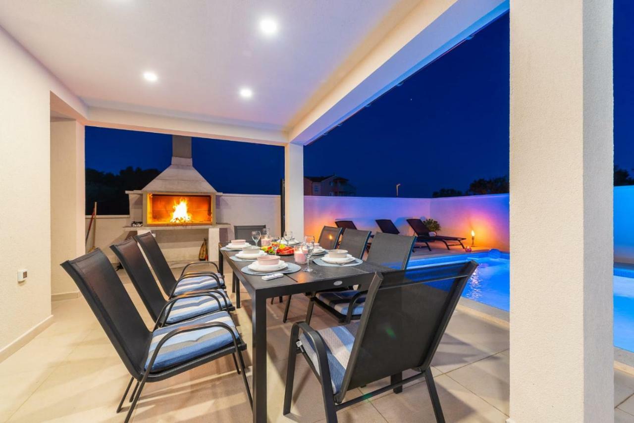 Villas Sabun - Modern House With Heated Pool Privlaka  Exterior foto